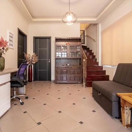 Zamor Family 1 Mouzákion